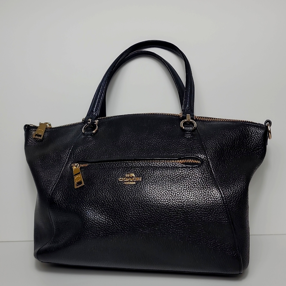 COACH, Black Handbag,gold hardware B1781-58874